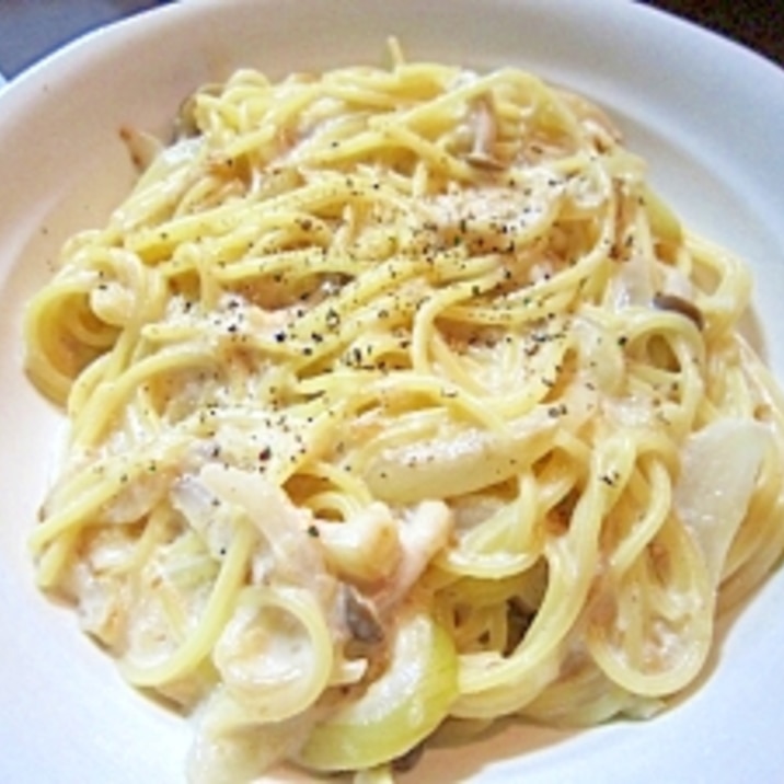 牛乳で 玉ねぎとしめじのクリームパスタ レシピ 作り方 By まろんぱんまん 楽天レシピ